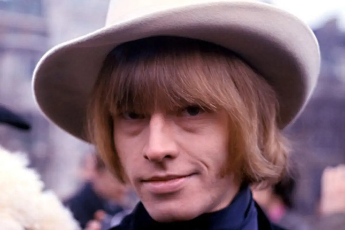 O Enigma da Morte de Brian Jones: Acidente, Assassinato ou um Segredo Sufocado?