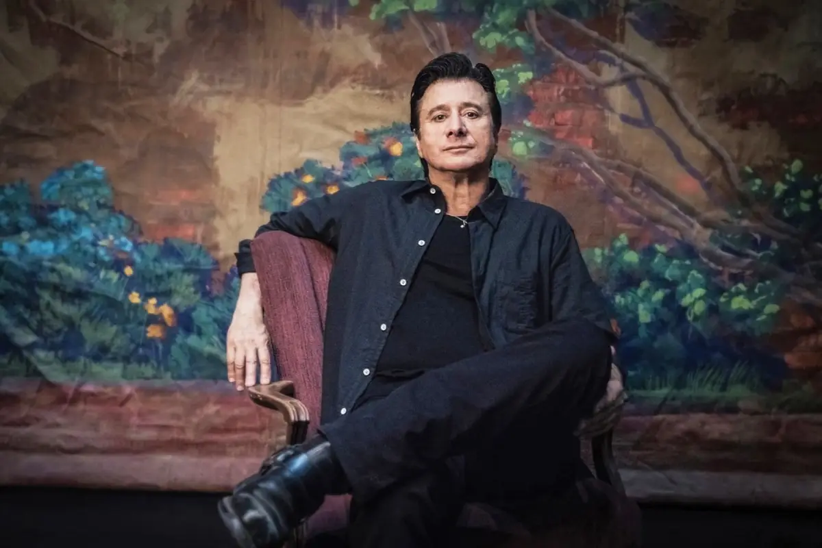 A Luta Secreta de Steve Perry Contra a Timidez nos Palcos